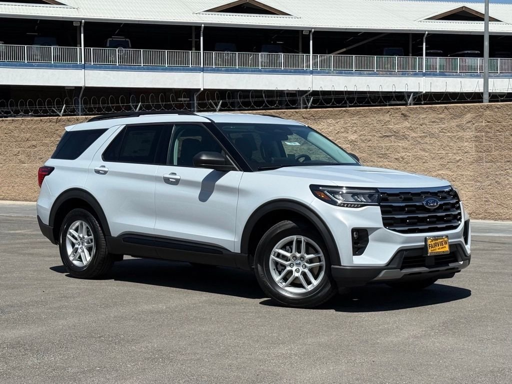 New 2026 Space White Metallic Ford Active image 1
