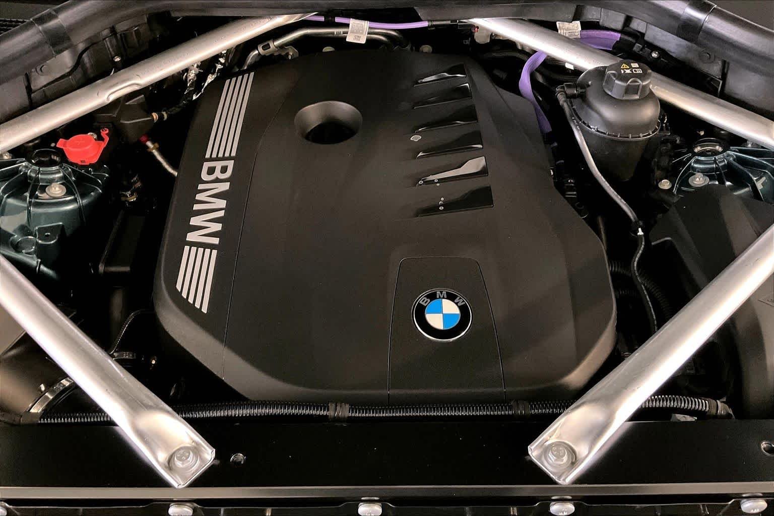 Used 2026 Blue Ridge Mountain Metallic BMW sDrive40i image 17