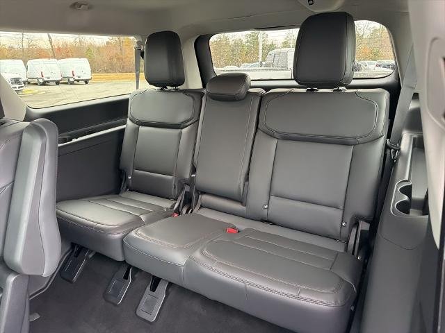 New 2025 Star White Metallic Tri-Coat Ford Active MAX image 16