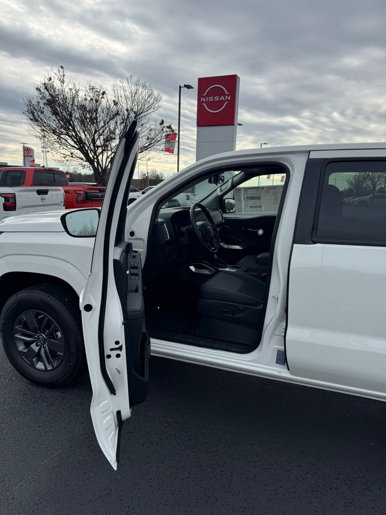 2026 Nissan Frontier SV - Photo 9