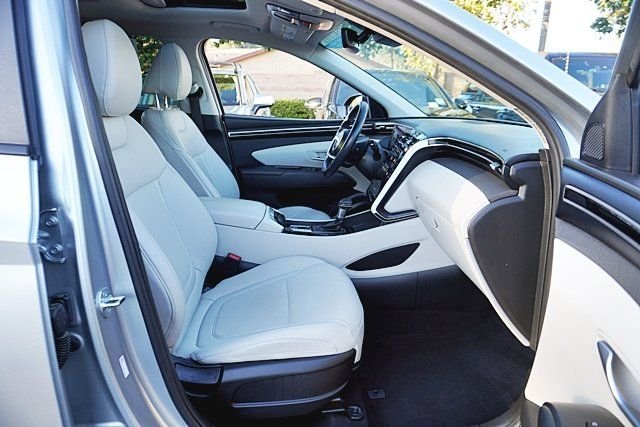 Used 2023 Silver Hyundai SEL image 10