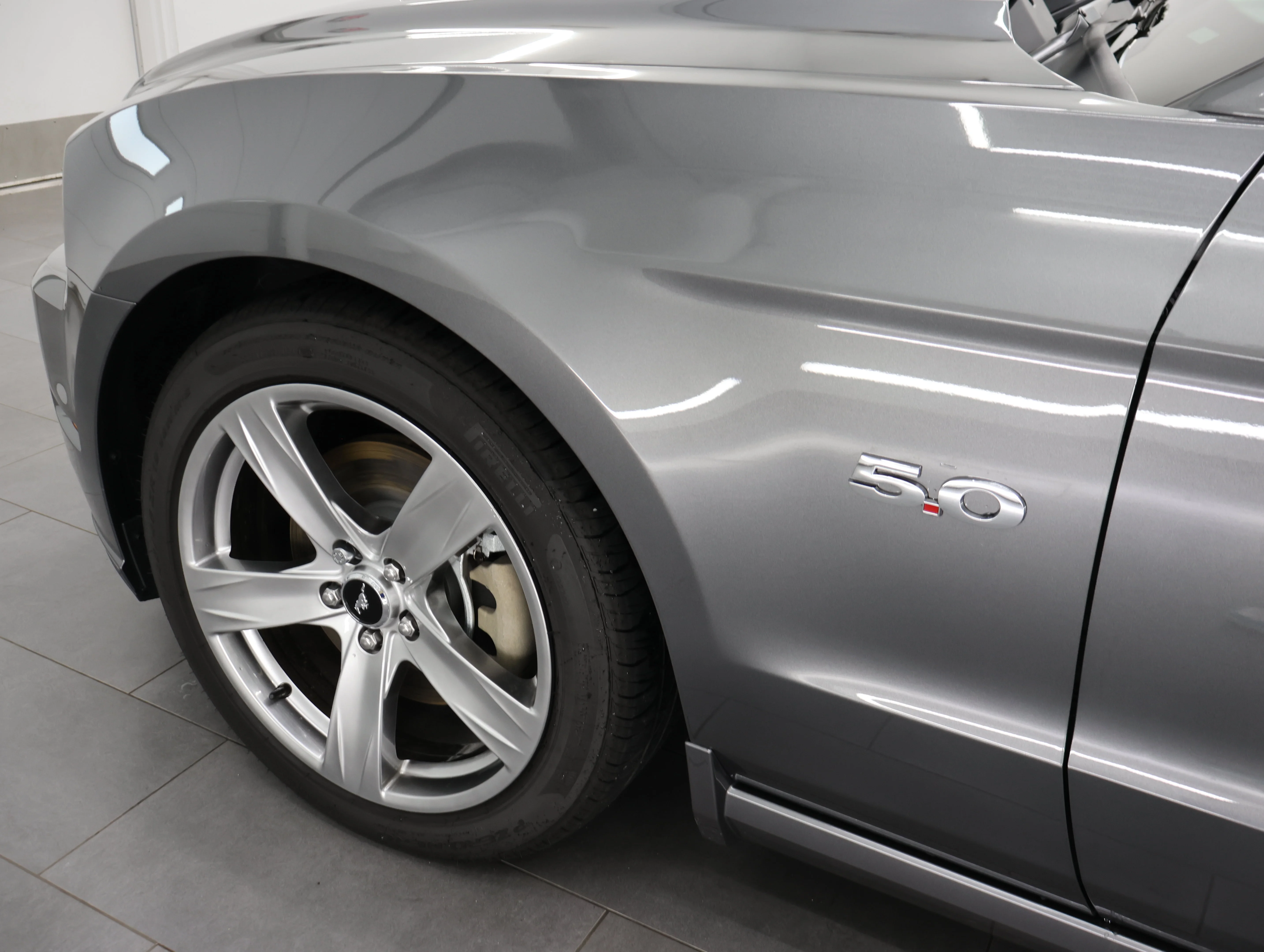 Used 2014 Sterling Gray Metallic Ford GT Premium image 32