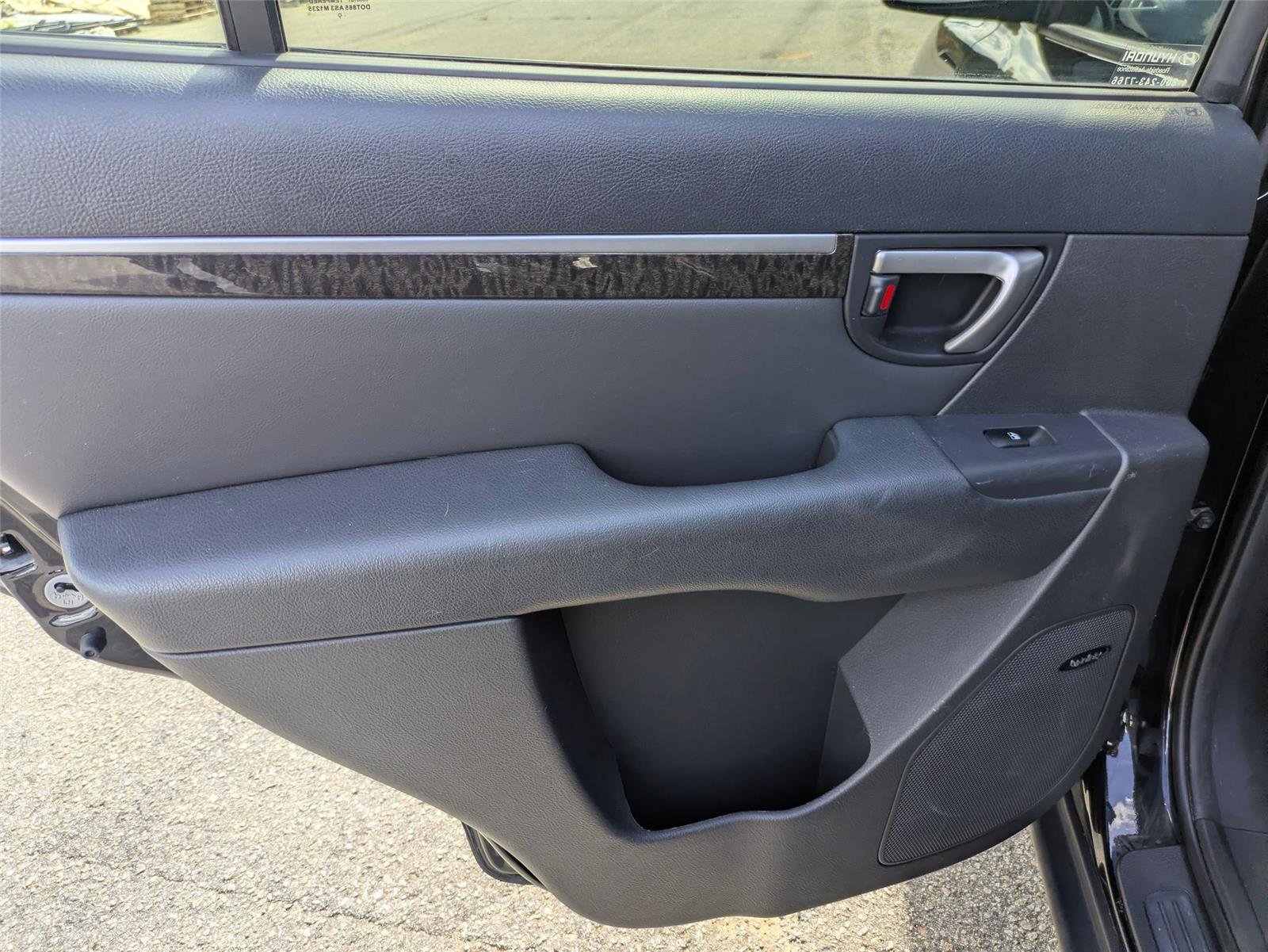 Used 2009 Ebony Black Hyundai Limited image 24
