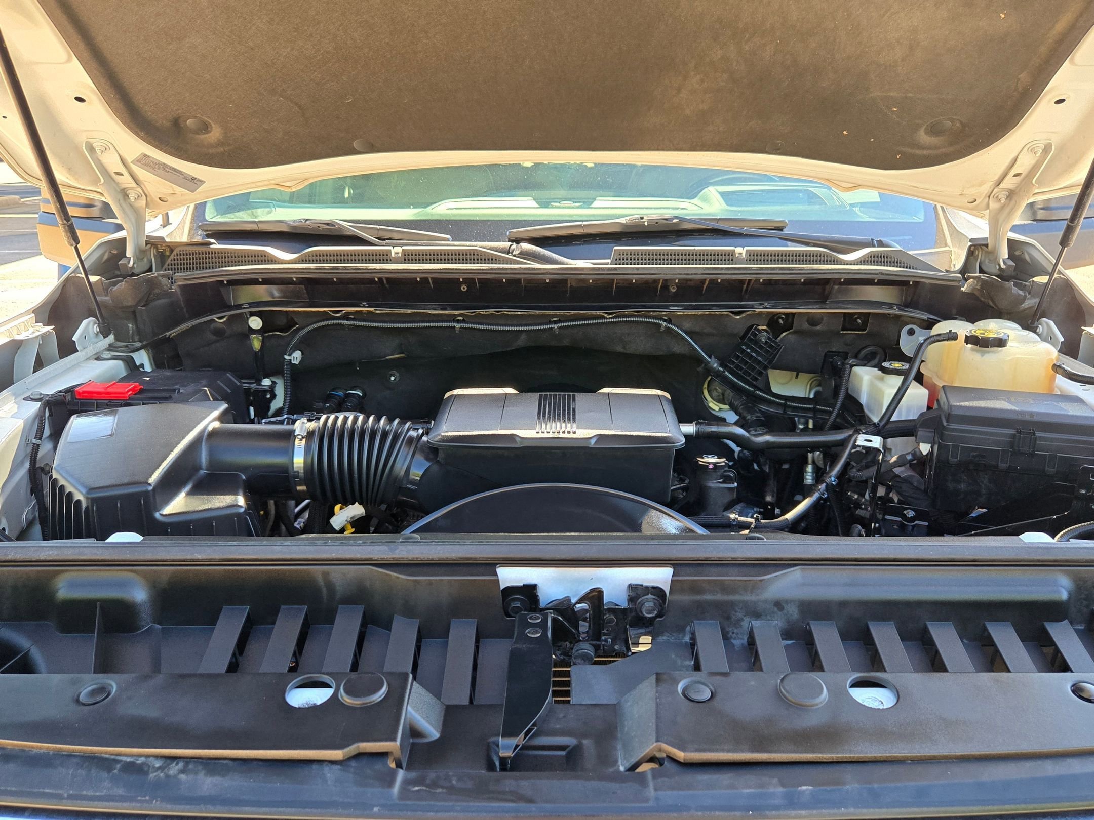 Used 2022 Summit White GMC AT4 image 32