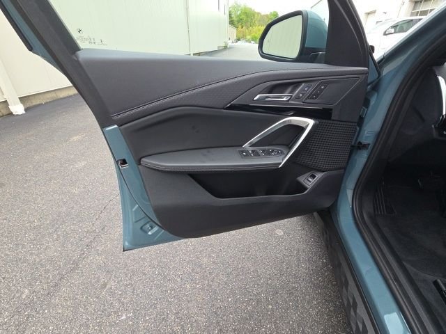 Used 2025 Green BMW xDrive28i image 21