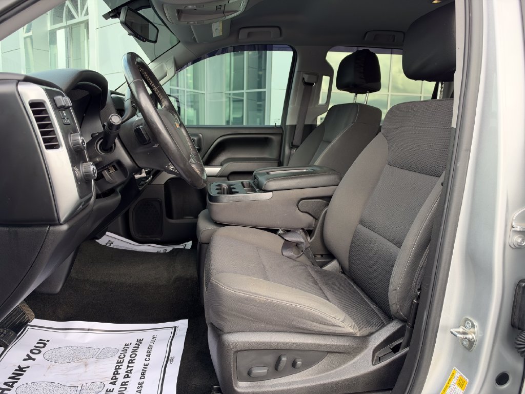 Used 2017 Silver Chevrolet LT image 8
