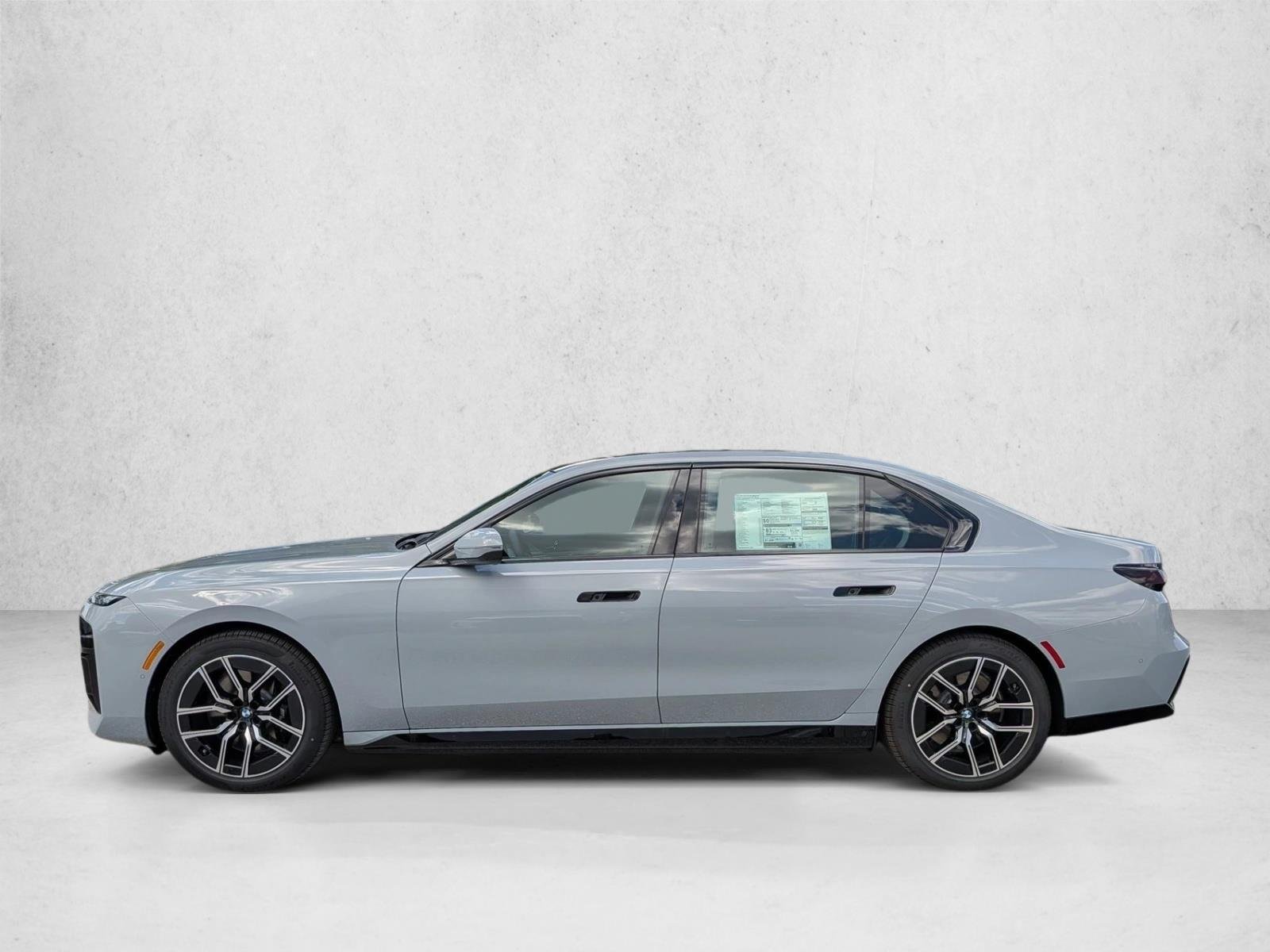 Used 2026 Brooklyn Grey Metallic BMW xDrive60 image 5