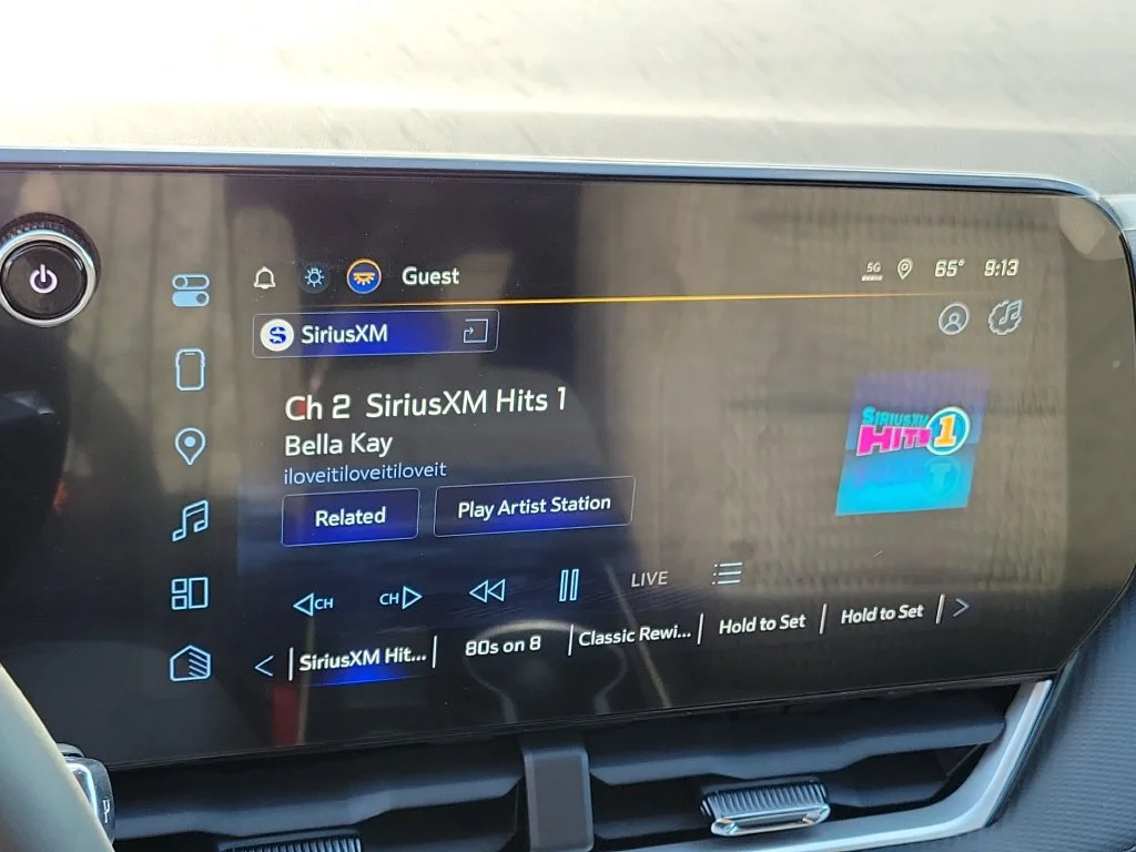 2027 Chevrolet Equinox LT - Photo 12