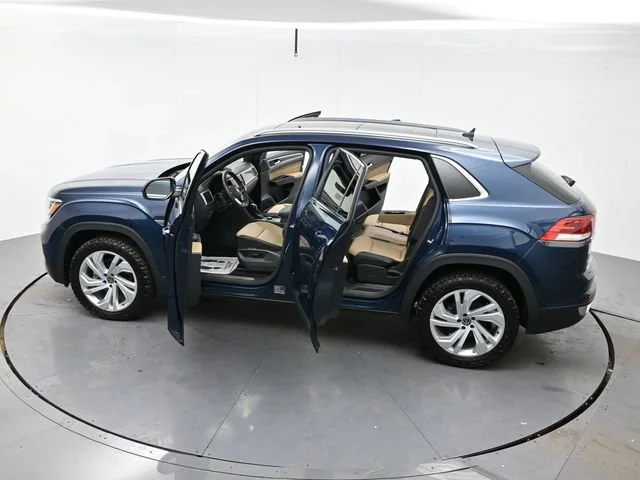 Used 2021 Blue Volkswagen 2.0T SEL image 43