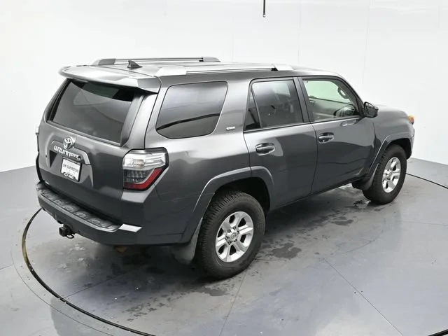 Used 2014 Magnetic Gray Met Toyota SR5 image 23
