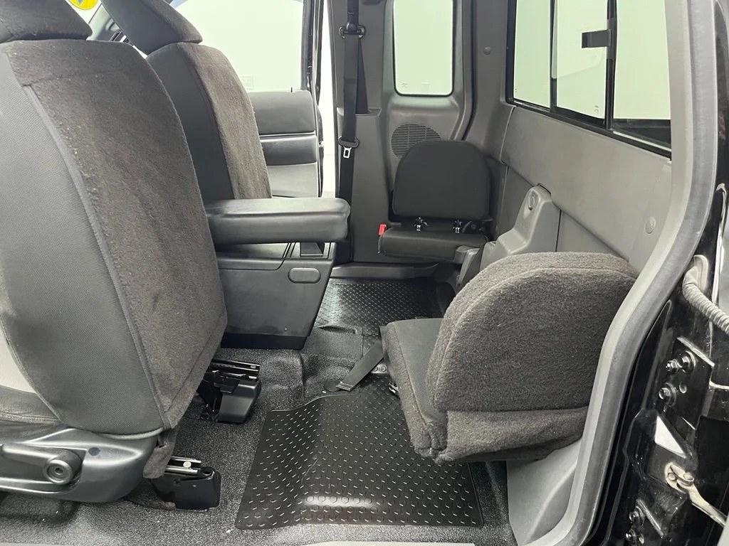 Used 2010  Ford XLT image 34