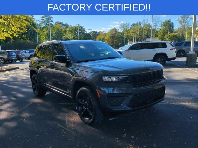 Used 2024 Gray Jeep Altitude X image 7