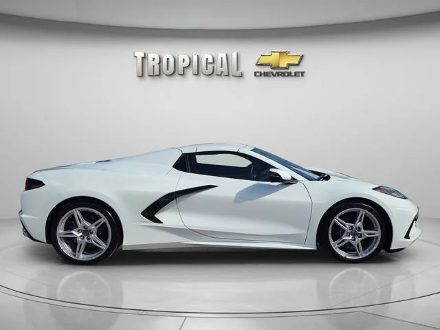 Used 2025 Arctic White Chevrolet 1LT image 6