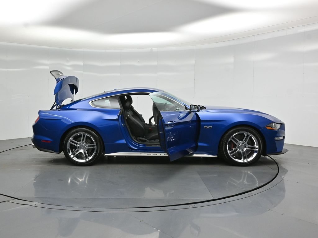 Used 2018 Blue Ford GT Premium image 4
