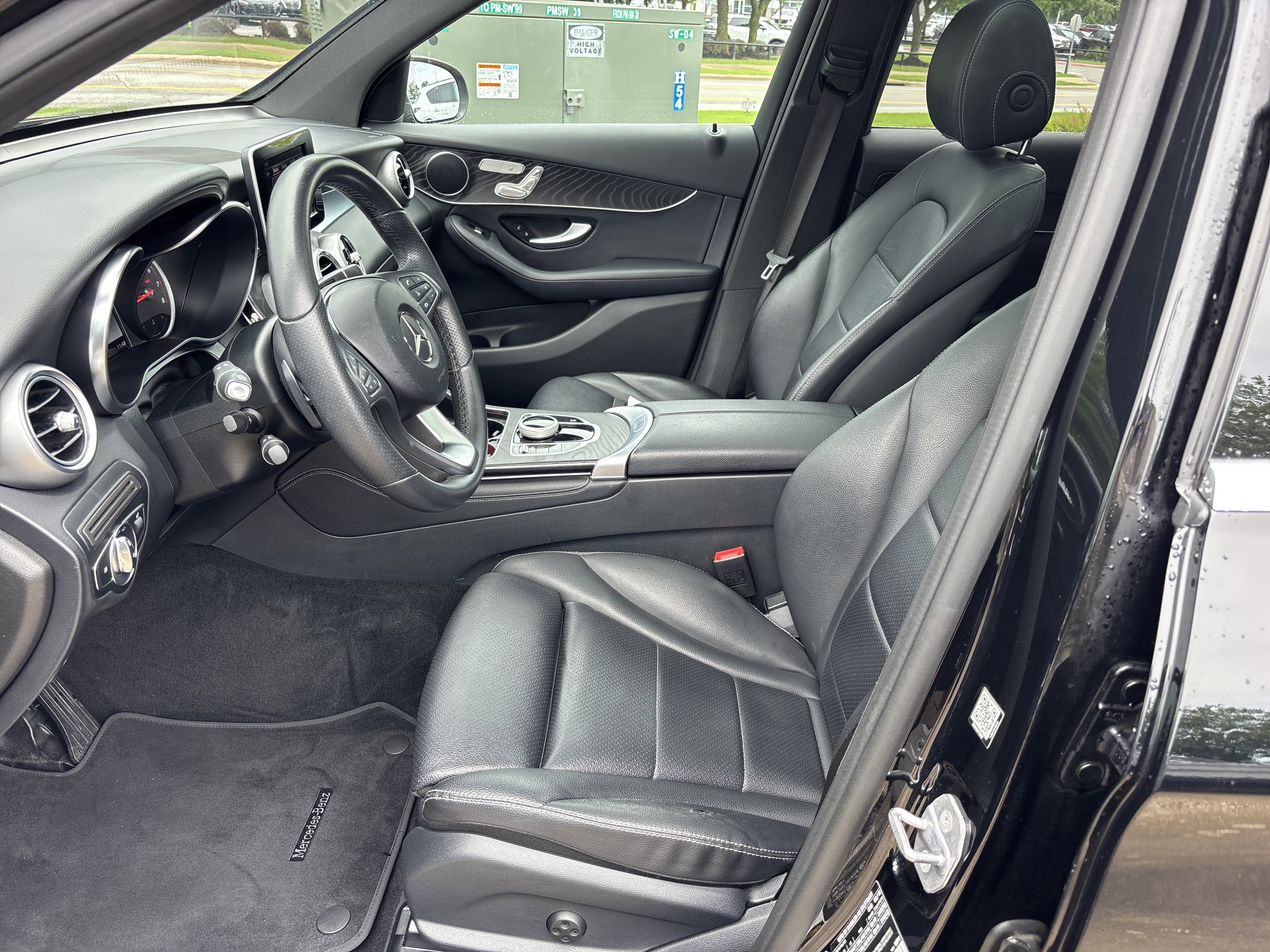 Used 2018 Black Mercedes-Benz GLC 300 4Matic image 30