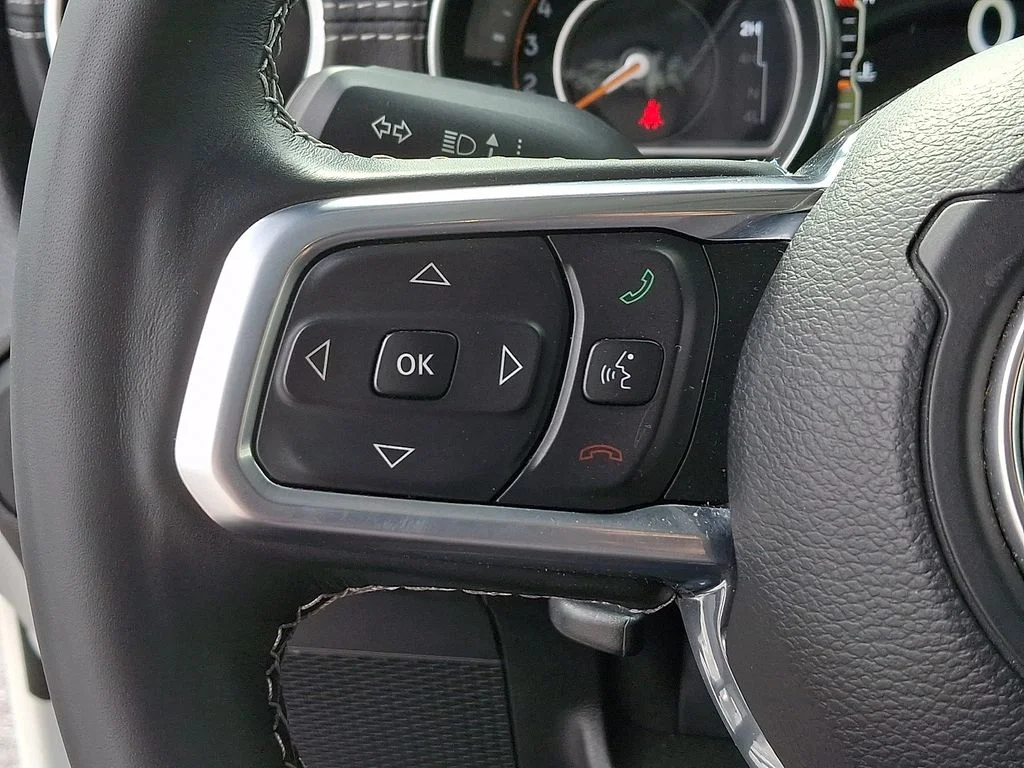 Used 2020 White Jeep Unlimited Sahara image 20