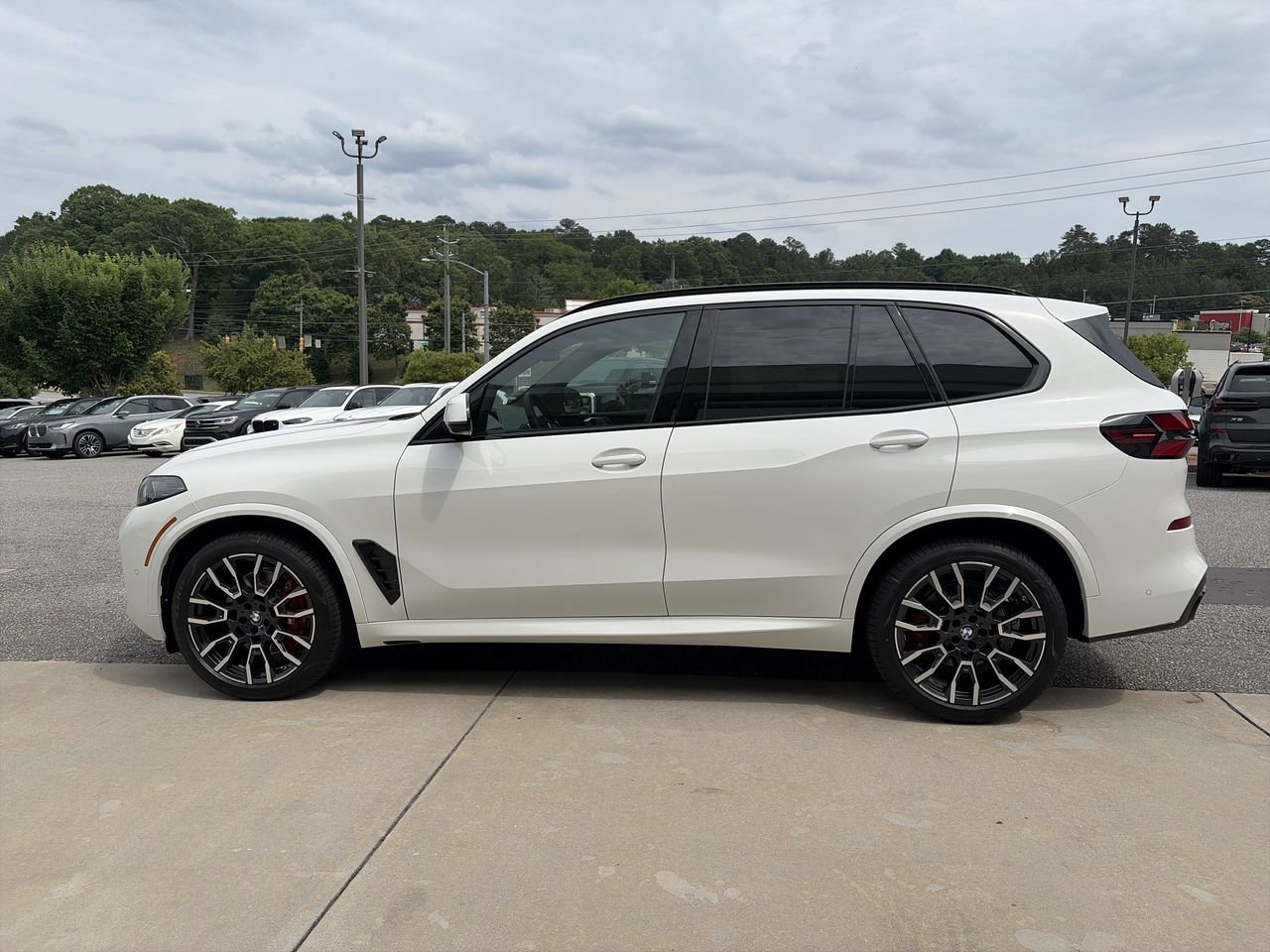 New 2026 Alpine White BMW xDrive40i image 5
