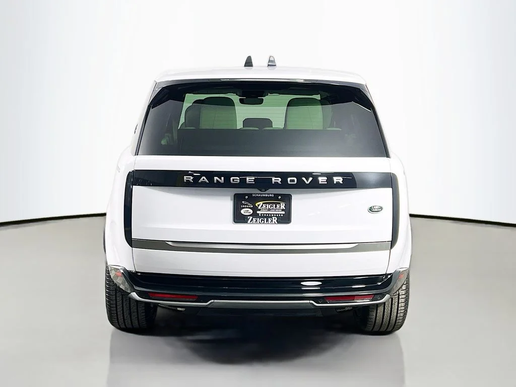 Used 2023 Fuji White Land Rover SE image 6