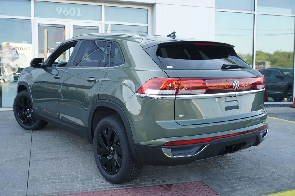New 2026 Green Volkswagen 2.0T SE w/Technology image 7