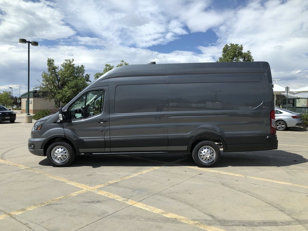 New 2027 Carbonized Gray Metallic Ford  image 5