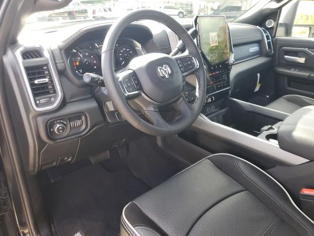 2025 RAM 3500 Laramie - Photo 16