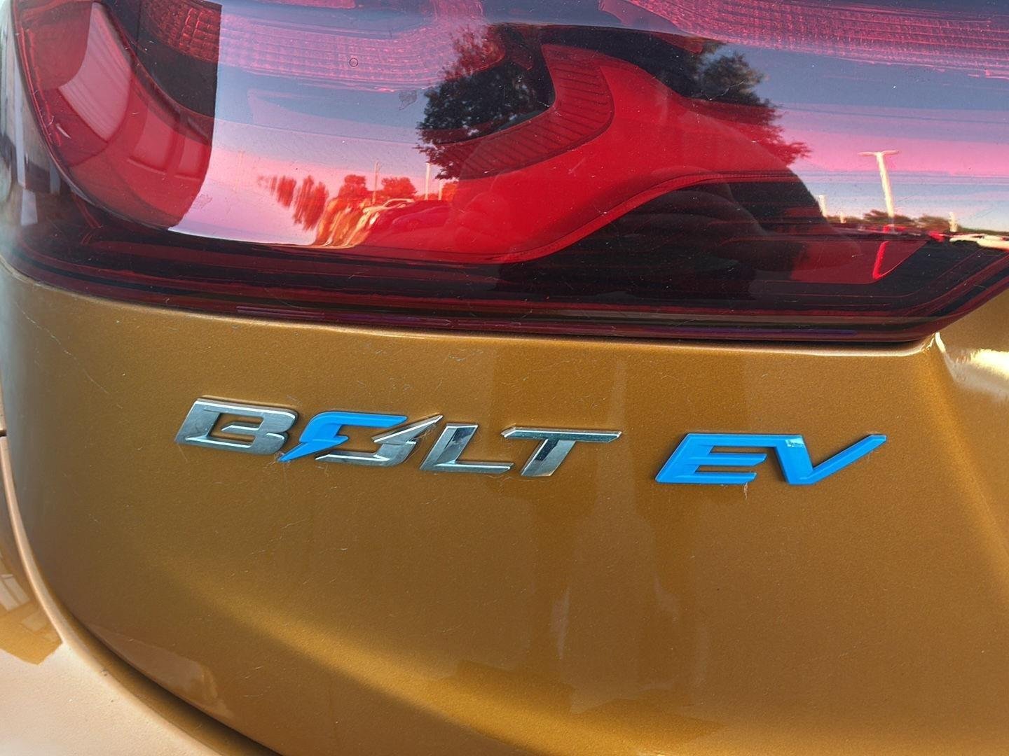 Used 2017 Orange Burst Metallic Chevrolet Premier image 11