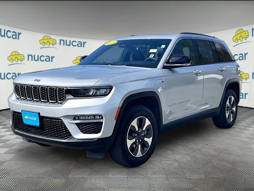 Used 2024 Silver Jeep 4xe image 3