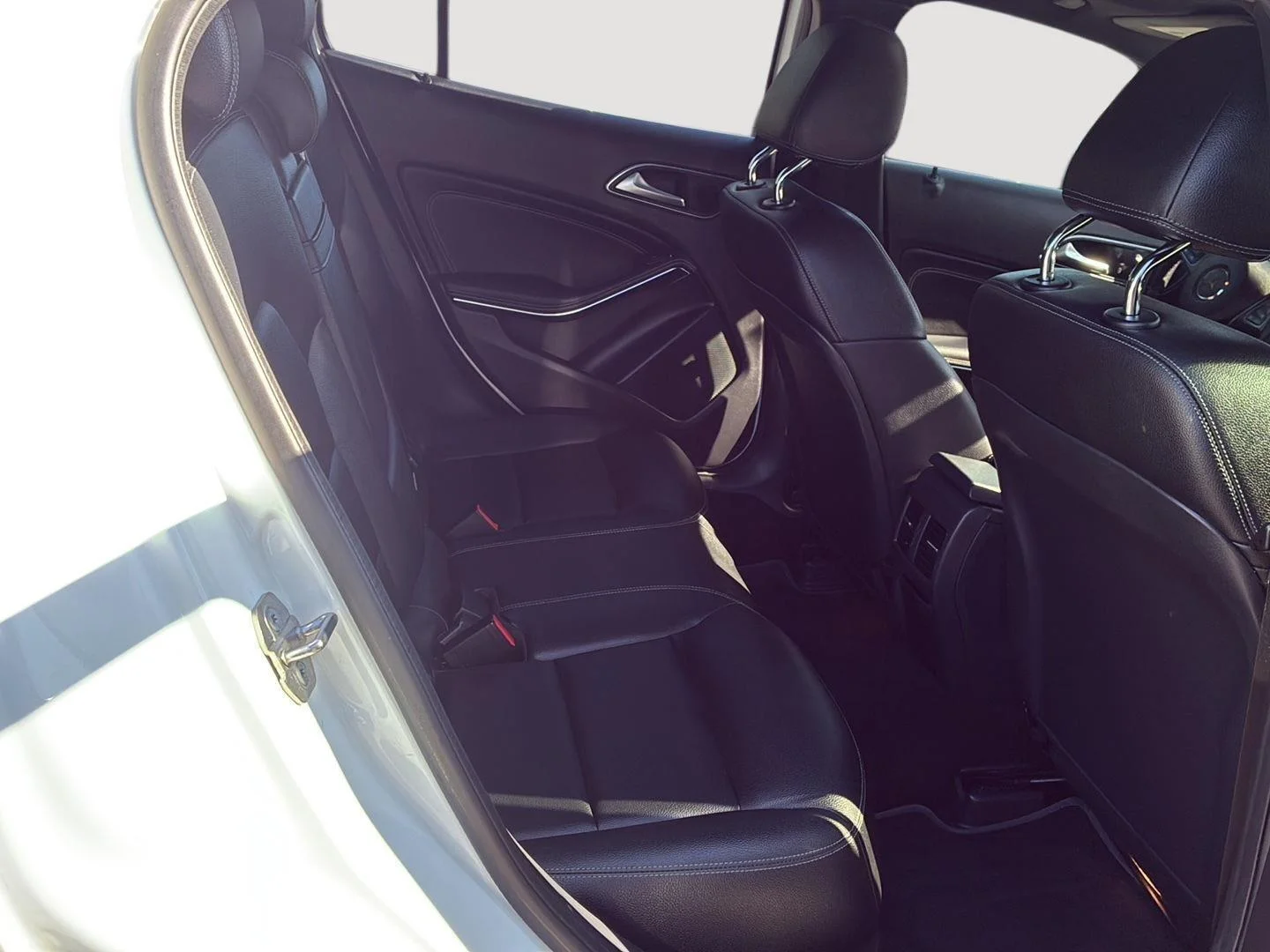 Used 2019 Polar White Mercedes-Benz GLA 250 image 16