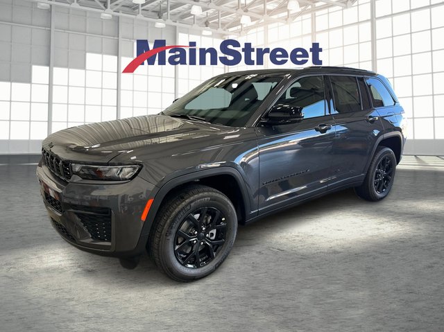 2026 Jeep Grand Cherokee Laredo Altitude