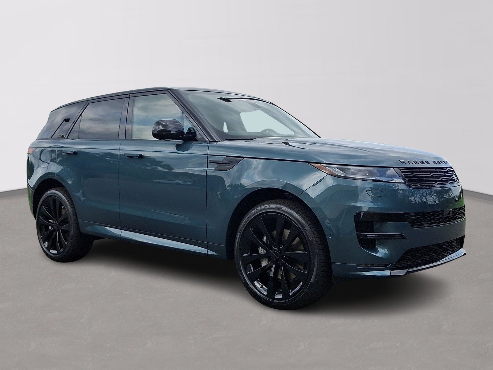 New 2026 Giola Green Land Rover  image 1