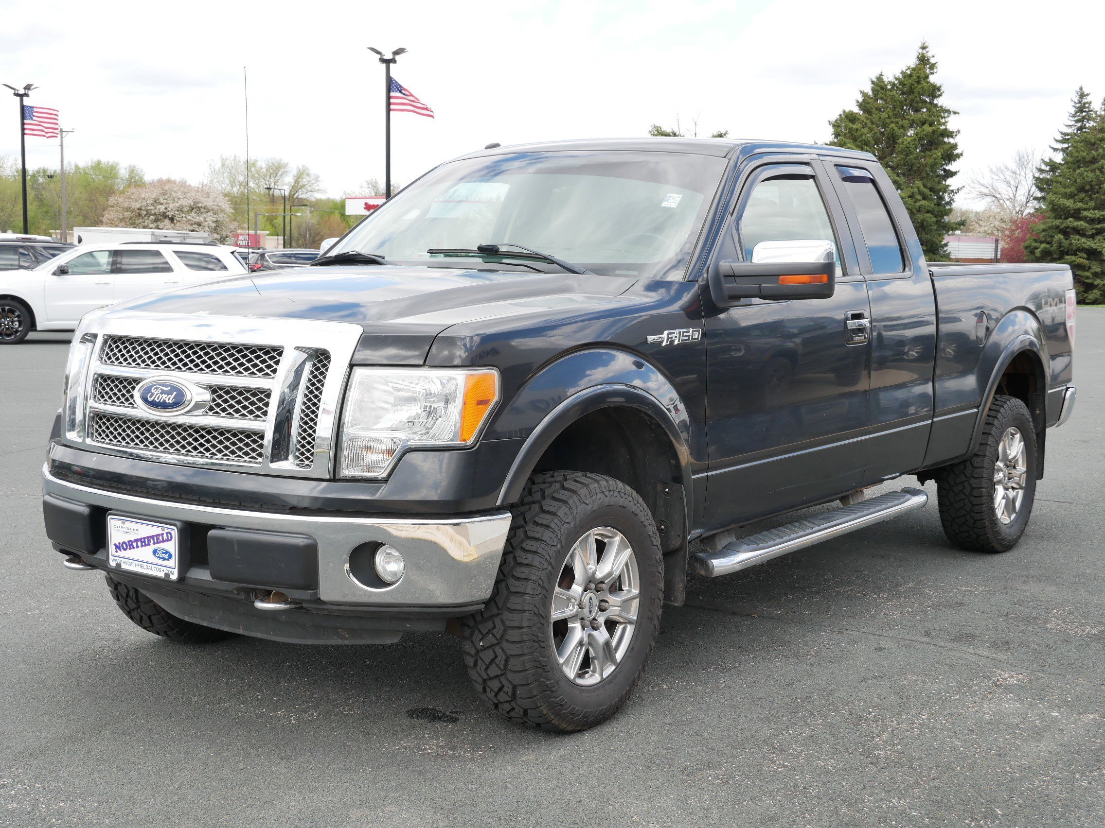 View vehicle photo 4