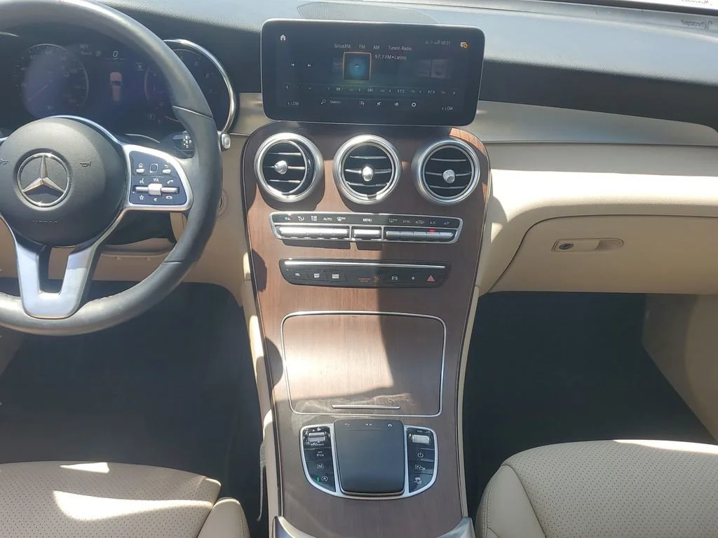 Used 2021 White Mercedes-Benz 4MATIC® SUV image 15