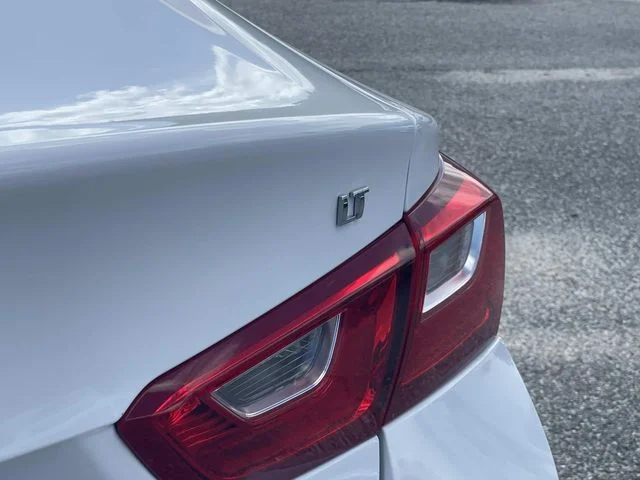 Used 2023 White Chevrolet LT image 9