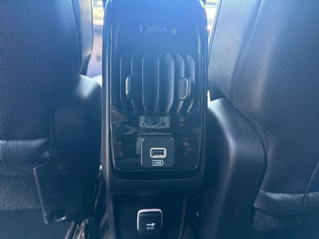 Used 2024 Gray Jeep Latitude image 21