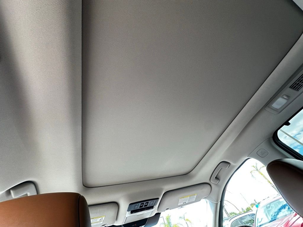 Used 2023 Beige Nissan Platinum image 19