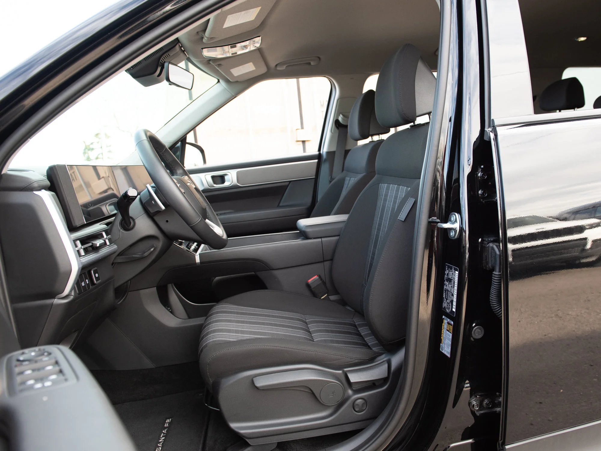 Used 2026 Black Hyundai Preferred* HTRAC AWD, LESS THAN 15,000 KM, 7-Passenger, Heated Seats & Wheel image 2
