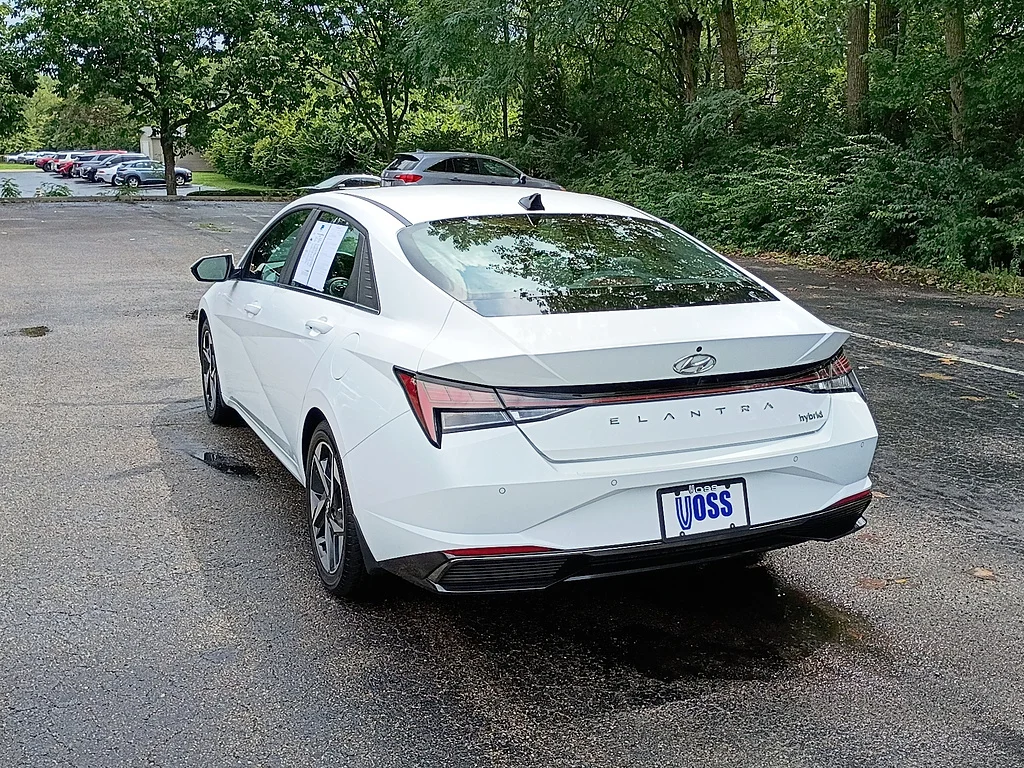Used 2022 Ceramic White Hyundai Limited image 5