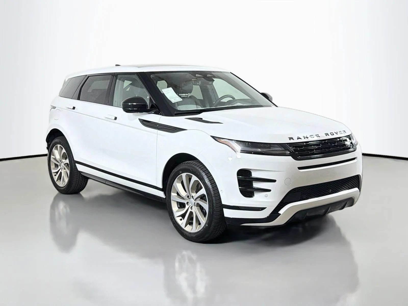 New 2026 Fuji White Land Rover Hoxton Edition image 7