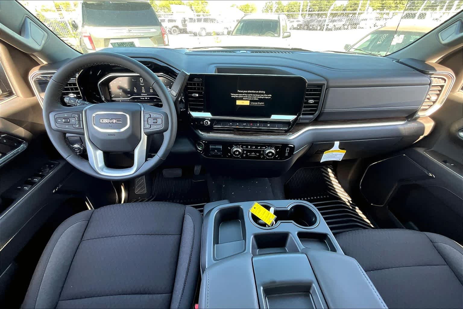 Used 2025 Onyx Black GMC Elevation image 5