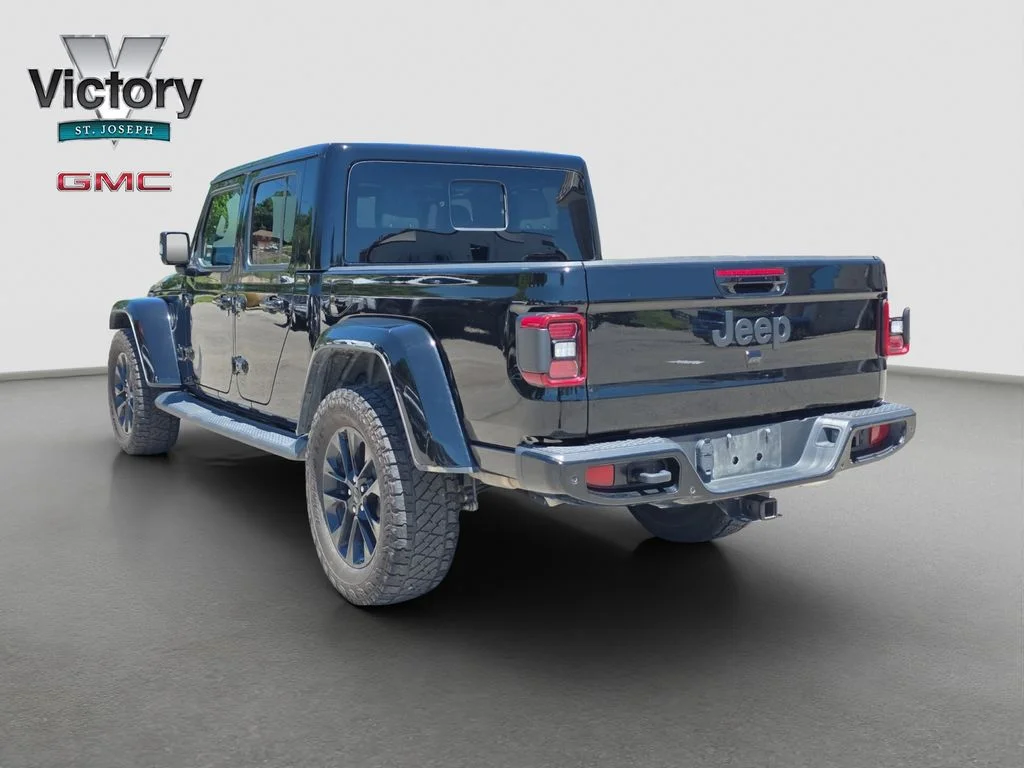 Used 2022 Black Jeep Overland image 15