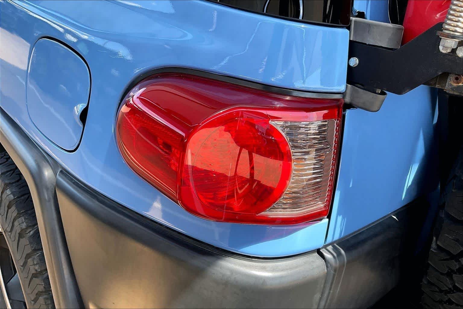 Used 2011 Cavalry Blue Toyota  image 24