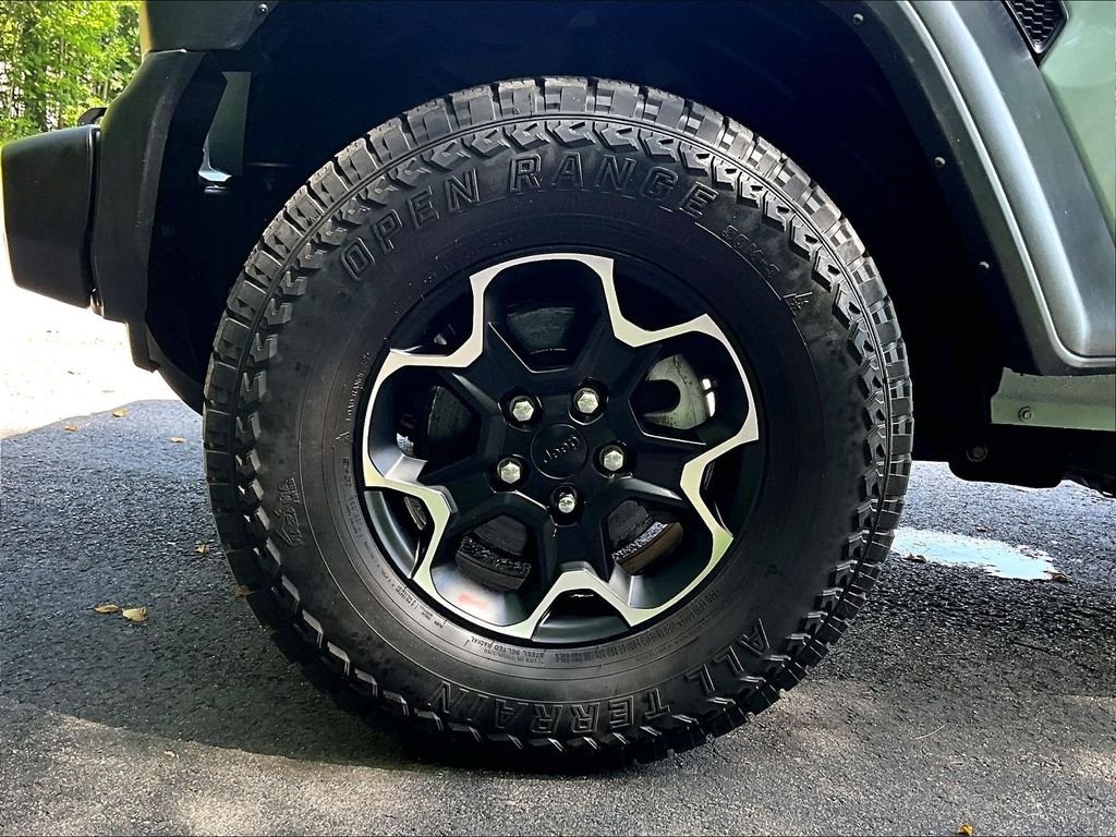 Used 2023 Earl Clearcoat Jeep Sport S image 7