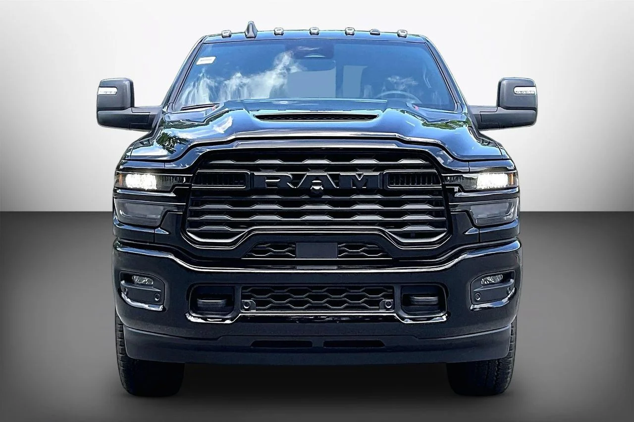 New 2026 Diamond Black Crystal Pearlcoat RAM  image 3