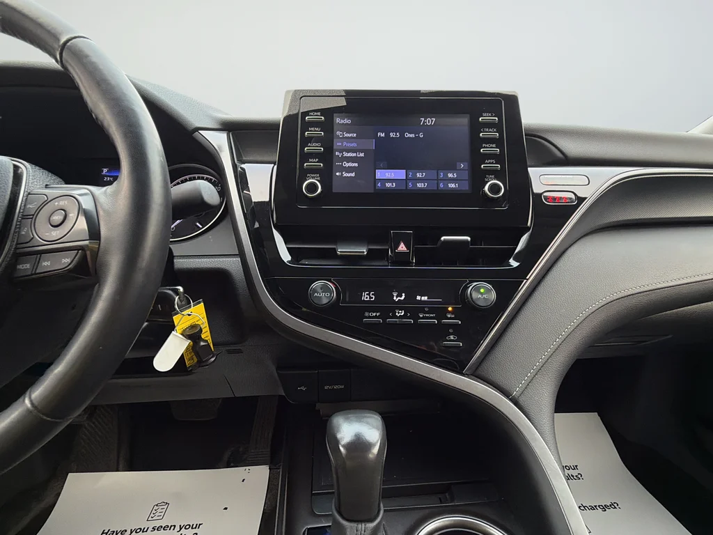 Used 2024 White Toyota  image 18