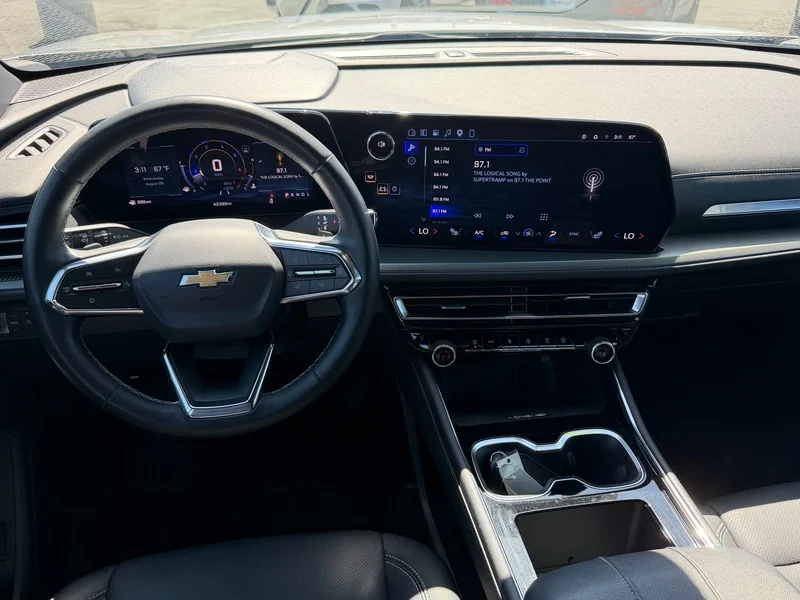 Used 2025 Sterling Gray Metallic Chevrolet LT image 13