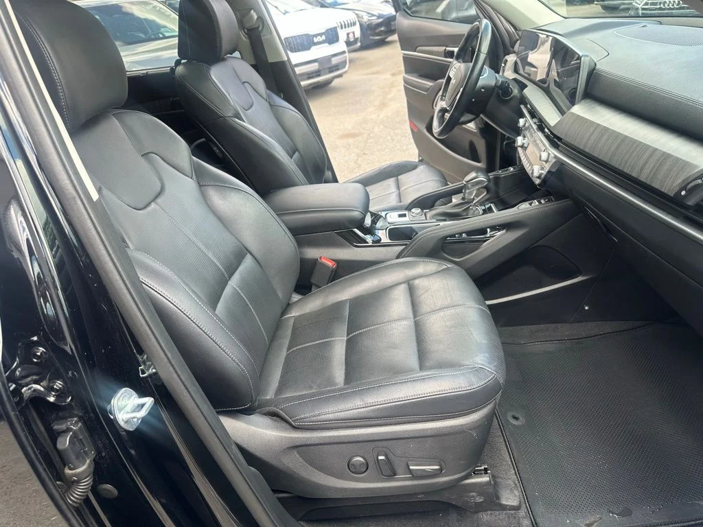 Used 2024 Black Kia EX image 36
