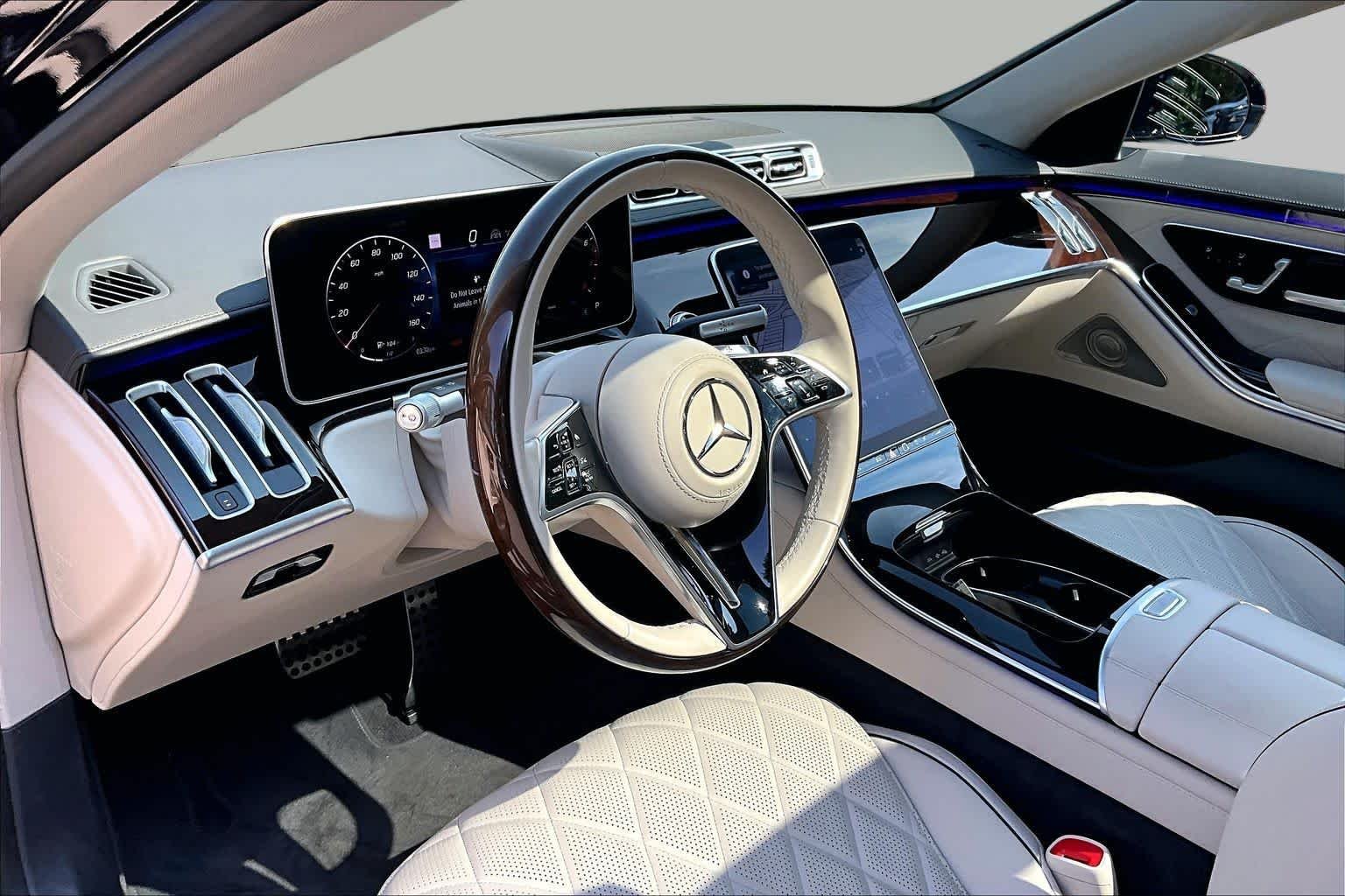 Used 2025 Black Mercedes-Benz S 580 image 17