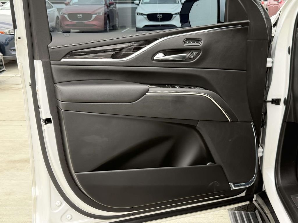 Used 2022 White Cadillac Sport image 29