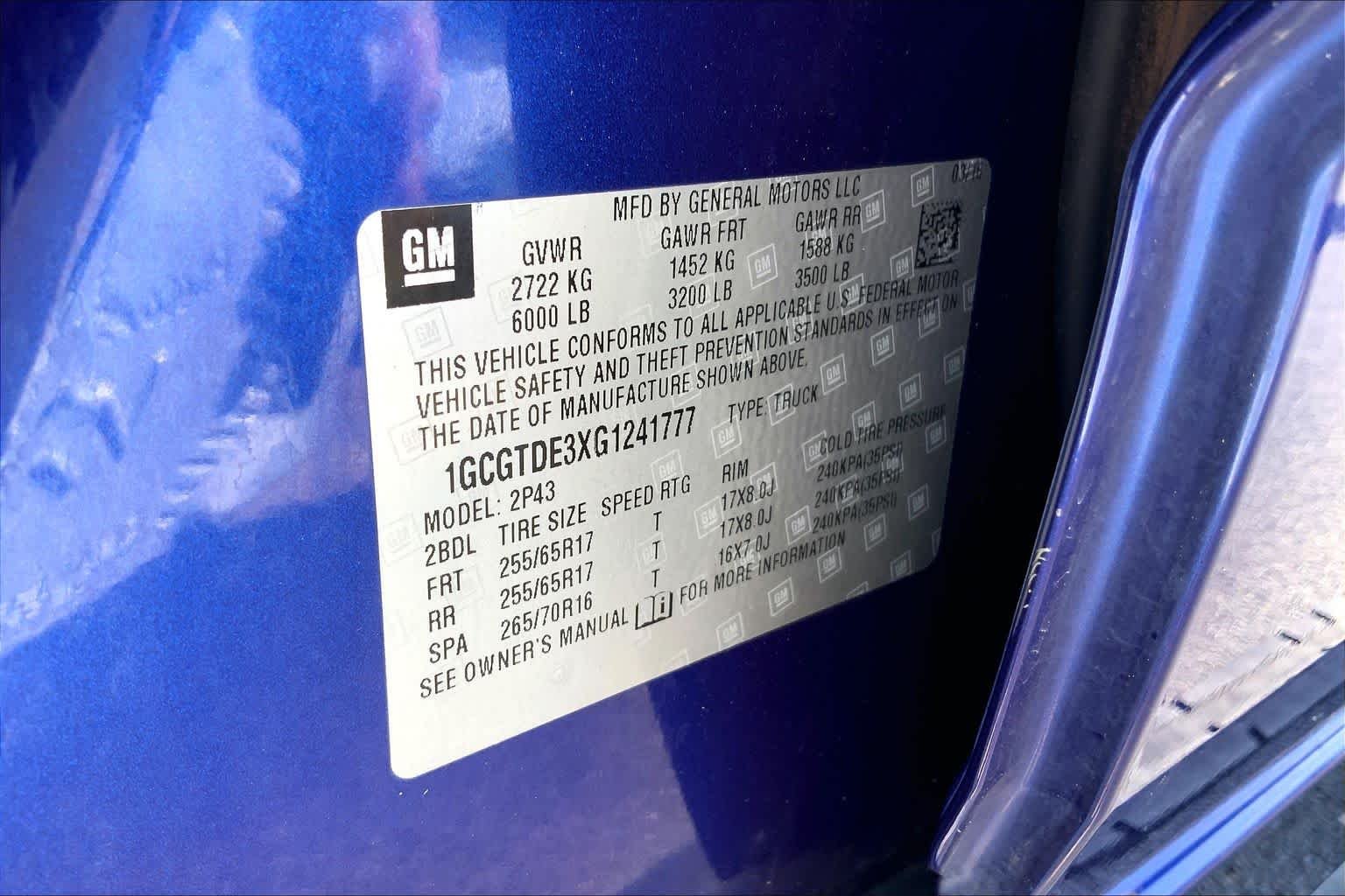 Used 2016 Laser Blue Chevrolet 4WD Z71 image 37