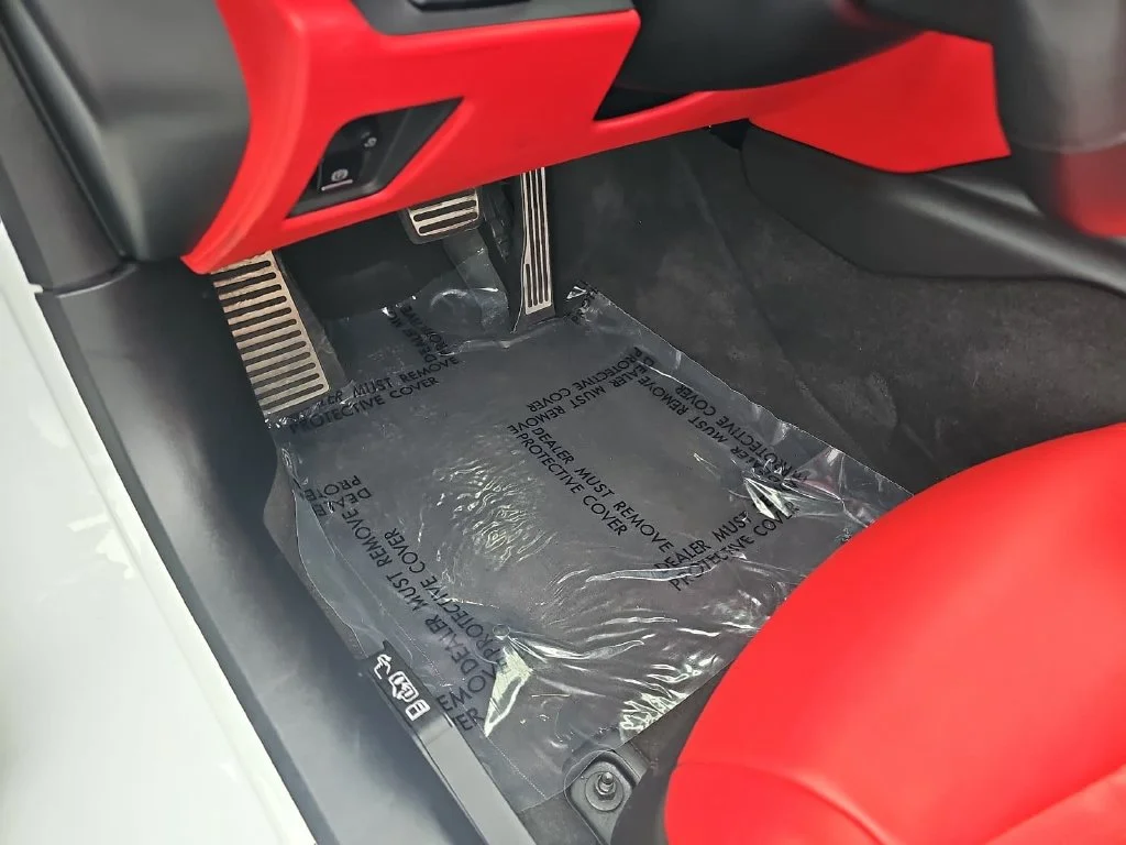 Used 2022 White Chevrolet Stingray image 13
